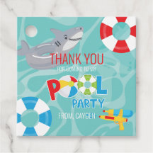 Fiesta de cumpleaños de tiburón de piscina de niño