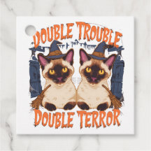 Gatos siameses y puertas abrasadoras