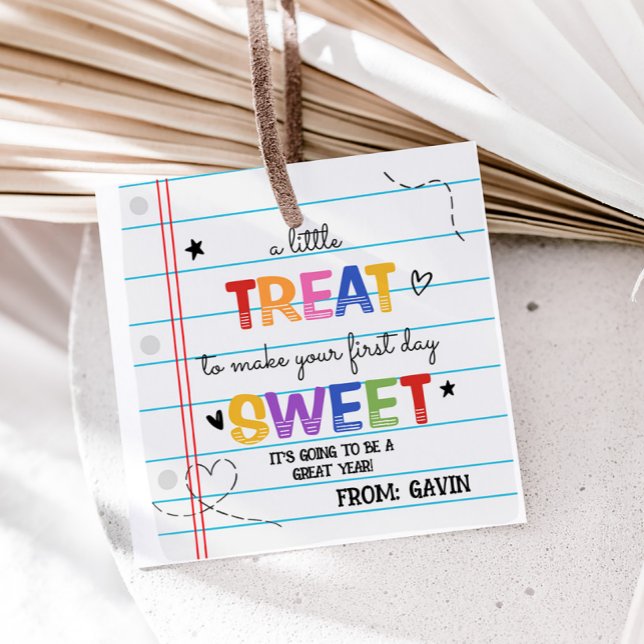 Etiquetas Para Recuerdos Pequeño truco para hacer la plaza dulce del primer (A Little Treat to Make First day Sweet Square Favor Tags)