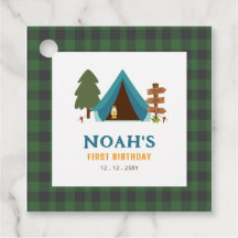 Primer cumpleaños de un chico de camper feliz