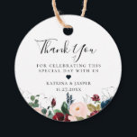 Etiquetas Para Recuerdos Rama Floral de Boda Burgundy Blush Navy<br><div class="desc">Hermosas flores de acuarela y arreglo de follaje enmarcado en tonos de moda de azul marino,  rubor y burgundy,  etiquetas de agradecimiento. Parte trasera de la etiqueta con color azul marino sólido. Diseñado para coincidir con nuestra Colección Floral Navy Burgundy Blush.</div>