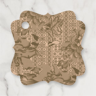 Etiquetas Para Recuerdos Un patrón floral vintage con desi marrón intrincad