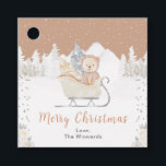 Etiquetas Para Recuerdos Winter Bear Brown Sleigh Merry Christmas<br><div class="desc">Una adorable acuarela de invierno maravillosa con un oso adorable en un trineo marrón con pinos. En el fondo están las montañas nevadas,  los árboles y la caída de la nieve. En las esquinas hay hermosas flores de flores de purpurina marrón y plata y confetti plateado. Gráficos de www.etsy.com/uk/shop/SunflowerDayLove</div>