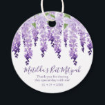 Etiquetas Para Recuerdos Wisteria acuarela Gracias | Bat Mitzvah<br><div class="desc">Este diseño presenta elegantes flores de glicinia de acuarela en lavanda suave y morado con hojas verdes sobre un fondo blanco con tu mensaje de agradecimiento de Bat Mitzvah y la fecha a continuación. Personalice editando el texto en los cuadros de texto. Diseñado para ti por Evco Studio www.zazzle.com/store/evcostudio #batmitzvah...</div>