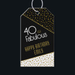 Etiquetas Para Regalos 40 y Fabulous Gold Purpurina Photo 40th Birthday<br><div class="desc">40 y Fabuloso Purpurina de Oro Negro Foto 40 Etiquetas de Regalo de Cumpleaños. Diseño moderno y elegante con tipografía de moda y puntos purpurinas de oro falsos sobre un fondo blanco y negro. Haz tu propia etiqueta de cumpleaños número 40 para ella.</div>