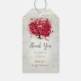 Etiquetas Para Regalos Árbol de hojas del corazón rojo debajo de las etiq