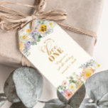 Etiquetas Para Regalos Bee Birthday<br><div class="desc">Esta encantadora etiqueta de bienvenida de nuestra Cute Bees Kid's Birthday Party Collection capta el capricho de las abejas pequeñas y las flores silvestres vibrantes. Personalízalo con el nombre de tu hijo y la fecha especial para hacer florecer este encantador keepsake con la alegría del día.</div>