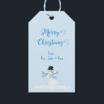 Etiquetas Para Regalos Bolsas De Regalo De Snowman Blue Merry Christmas<br><div class="desc">Etiquetas de regalo de Navidad azul claro con diseño de arte de muñecos de nieve. Personalizar el saludo, o usa la muestra, "Feliz Navidad", y agrega una firma en azul. Toda la redacción es fácil de cambiar o suprimir. Un pequeño muñeco de nieve (mi propio diseño gráfico) decora el fondo...</div>