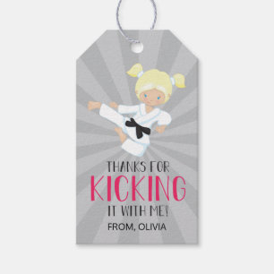 Etiquetas Para Regalos Cumpleaños de chica de karate rosa