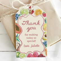 Ella está recién salida de la feria de frutas para