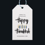 Etiquetas Para Regalos Feliz feriado por las velas de Hanukkah personaliz<br><div class="desc">Feliz Hanukkah en la tipografía de pincel de estilo con letras a mano y velas en tonos azules y amarillos. Las etiquetas de regalo son perfectas para esta temporada de vacaciones de regalo. Estas etiquetas son perfectas para botellas de vino, galletas o cualquier otra bebida casera. Las tarjetas se revertirán...</div>