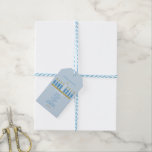Etiquetas Para Regalos Feliz Hanukkah Menorah<br><div class="desc">Personalice sus regalos de Hanukkah para su familia y amigos con este moderno diseño de personalizable. La obra de arte incluye las palabras 'Happy Hanukkah' (Feliz Hanukkah), diseñadas para parecerse a una menorah con velas brillando, cada letra representa una de las velas y la palabra 'Happy' se convierte en la...</div>