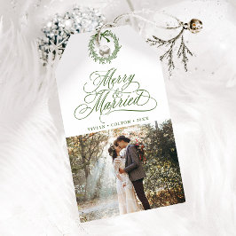 Etiquetas Para Regalos Foto de recién casados con fondo verde bosque