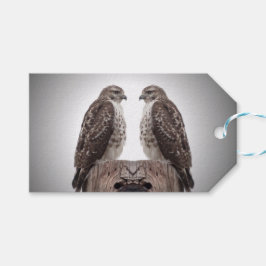 Etiquetas Para Regalos Halcones en un poste