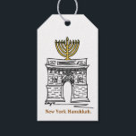Etiquetas Para Regalos Hanukkah Chanukah NYC Menorah<br><div class="desc">Las etiquetas de regalo tienen un ilustracion de marca original de un monumento de la ciudad de Nueva York, el Washington Square Arch, "vestido" para Hanukkah con una menorah encima! Este ilustracion de NYC también está disponible en otros productos. ¿No ves lo que estás buscando? ¿Necesita ayuda con la personalización?...</div>