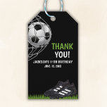 Etiquetas Para Regalos Let's Kick up the fun!, Cute Soccer Birthday<br><div class="desc">Festeja a tu hijo o Hija Futbolista con este lindo diseño para cumpleaños de niños o niñas futbolistas con colores verde y negro y la imagen de un balon de soccer anotando un gool!!, En el diseño tiene todos los datos necesarios para tu fiesta con tematica de futbol soccer para...</div>