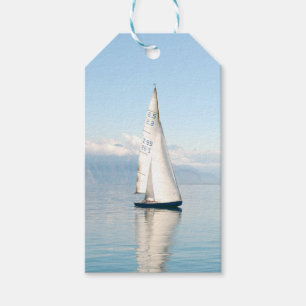 Etiquetas Para Regalos Navegar en una bahía tranquila parecida a un espej
