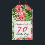 Etiquetas Para Regalos Pink Hibiscus 70th Birthday Party Gift Tag<br><div class="desc">Diseño clásico y elegante de patrones impecables hechos de flores rosadas de Hibiscus y hojas sobre fondo pálido con 4 etiquetas cuadradas para sus textos. Personalizable 70.ª etiqueta de regalo de cumpleaños. Puede cambiar fácilmente el texto (fuente, color, tamaño y posición), cambiar la transparencia de las etiquetas (copiar o borrar...</div>