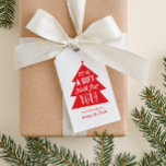 Etiquetas Para Regalos Regalo del árbol de Navidad rojo<br><div class="desc">Un pequeño árbol rojo de Navidad con una estrella en la parte superior envía un mensaje feliz de alegría por esta etiqueta personalizada de regalo de vacaciones. Introduzca su nombre para etiquetas preimpresas o CLEAR para etiquetas en blanco para rellenarlas más tarde.</div>