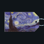 Etiquetas Para Regalos Vincent Van Gogh Starry Night Vintage Bella Artes<br><div class="desc">Vincent van Gogh Starry Night Bella Artes Painting Starry Night es un cuadro del artista holandés post-impresionista Vincent van Gogh. El cielo azul nocturno está lleno de nubes, estrellas y una luna creciente brillante. La noche estrellada es la única noche de la serie de vistas desde la ventana de su...</div>
