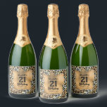 Etiquetas Para Vinos Espumosos Personalizado el Leopard 21st Birthday<br><div class="desc">Haz tus propias etiquetas personalizadas de botellas de vino espumoso con tu texto en una plaza de Relieve metalizado de imitación dorada sobre un elegante patrón de impresión de leopardo. COINCIDIENDO con los artículos de nuestra tienda.</div>