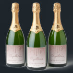 Etiquetas Para Vinos Espumosos Rosa espumoso Purpurina de oro Drip 60th Birthday<br><div class="desc">Las etiquetas de las botellas espumosas de moda de 60 años presentan un borde de goteo de purpurina rosa espumoso de oro y un fondo sombrío de oro rosa. Personalízalos con su nombre en escritura a mano de rosa oscuro,  con su cumpleaños y fecha debajo en letra sans serif.</div>