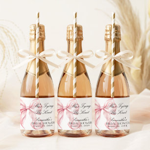 Etiquetas Para Vinos Espumosos Tocado Rosa Ella Está Atando el Nudo Despedida de