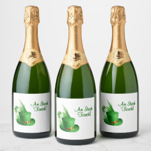 Etiquetas Para Vinos Espumosos Un toque irlandés sombrero de duende en hierba