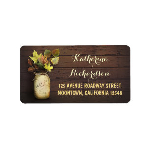 Etiquetas rusas de frasco de albañilería y hojas d