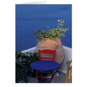 Europa, Grecia, Santorini. Terraza con vistas al m