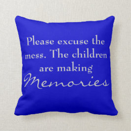 Excuse por favor el lío. almohada de los recuerdos