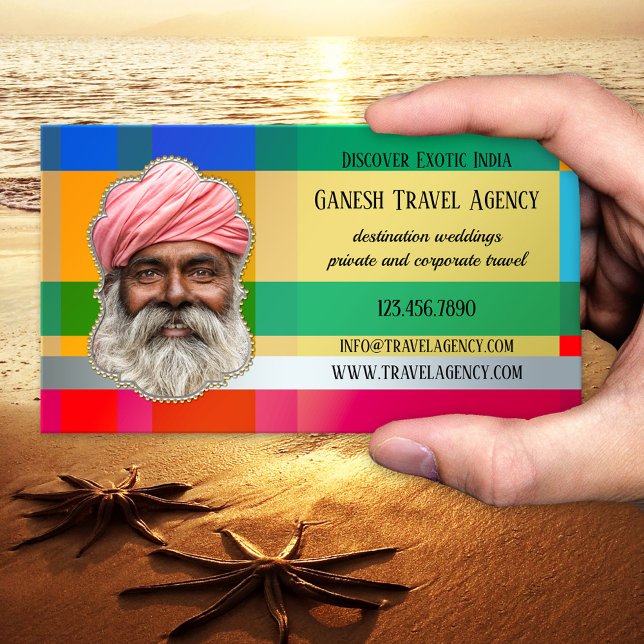 Exótica tarjeta de visita de la agencia de viajes  (Eye-catching business card showing a colorful design with silver and gold details - India - travel)
