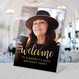 Expositor En L 60.ª Festividad de cumpleaños