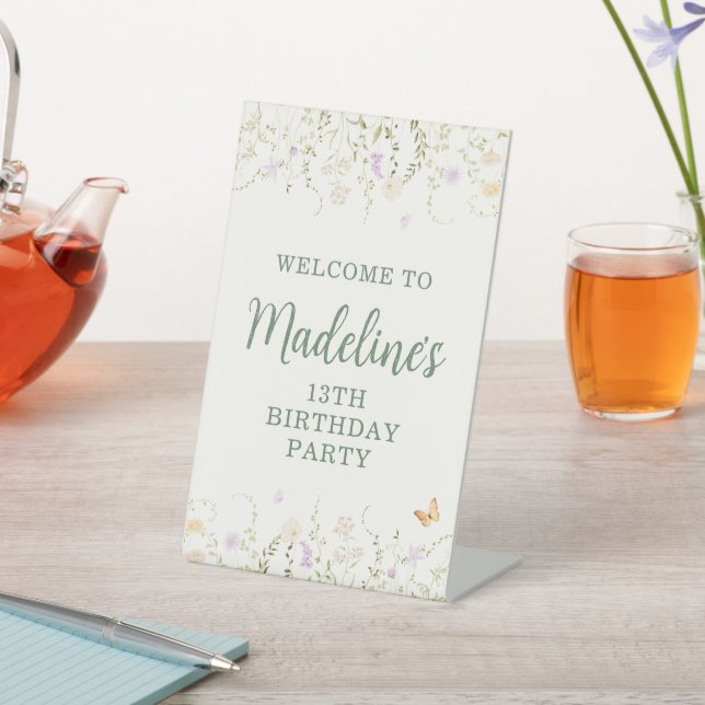 Expositor En L Abundantes Fiestas del Jardín Floral (In Situ)