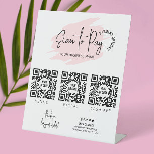 Expositor En L Análisis De Negocios Para Pagar 3 Códigos QR Color