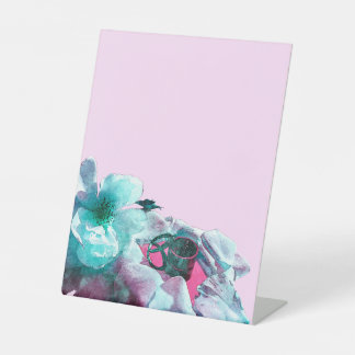 Expositor En L Anillos con pétalos de rosa blancos