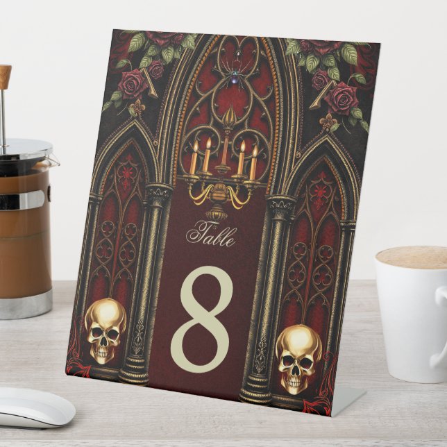 Expositor En L Arco gótico con calaveras. (In Situ)