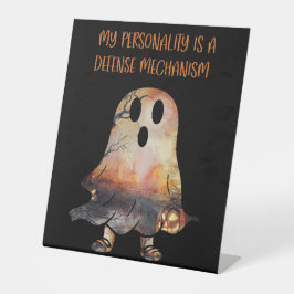 Expositor En L Aviso de personalidad humorístico gracioso sarcást