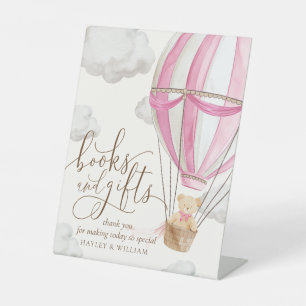 Expositor En L Baby Shower de libros y regalos rosa de Bearly Wai