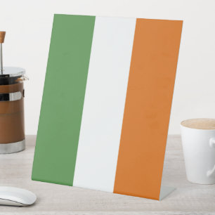 Expositor En L Bandera de Irlanda