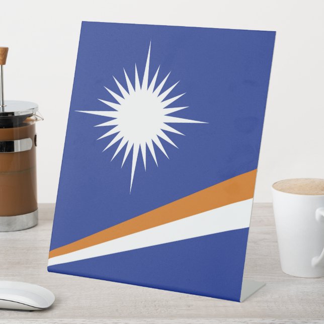 Expositor En L Bandera de las Islas Marshall (In Situ)