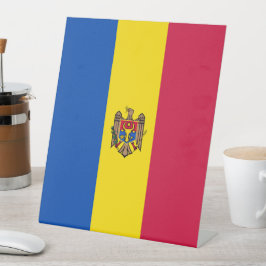 Expositor En L Bandera de Moldavia