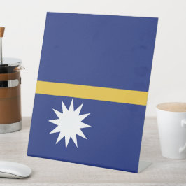 Expositor En L Bandera de Nauru