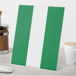 Expositor En L Bandera de Nigeria
