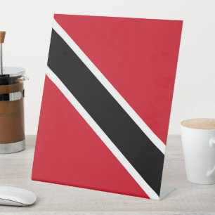 Expositor En L Bandera de Trinidad y Tobago
