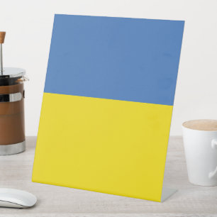 Expositor En L Bandera ucraniana, eslava ucraniana, С л а в У к а