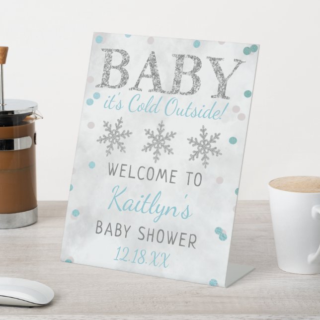Expositor En L Bebé, hace frío fuera del Baby Shower de invierno  (In Situ)