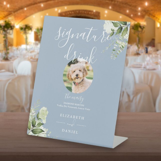 Expositor En L Bebida Personalizada de Boda Dusty Blue Greenery p (Dusty Blue Greenery Wedding Pet Signature Drink Pedestal Sign)