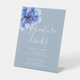 Expositor En L Bebidas con firma floral de color azul turbio