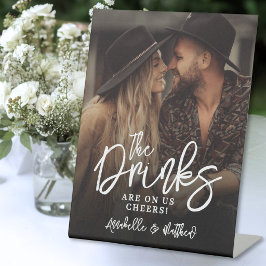 Expositor En L Bebidas Invitan Los Novios Letrero De Boda Fotográ